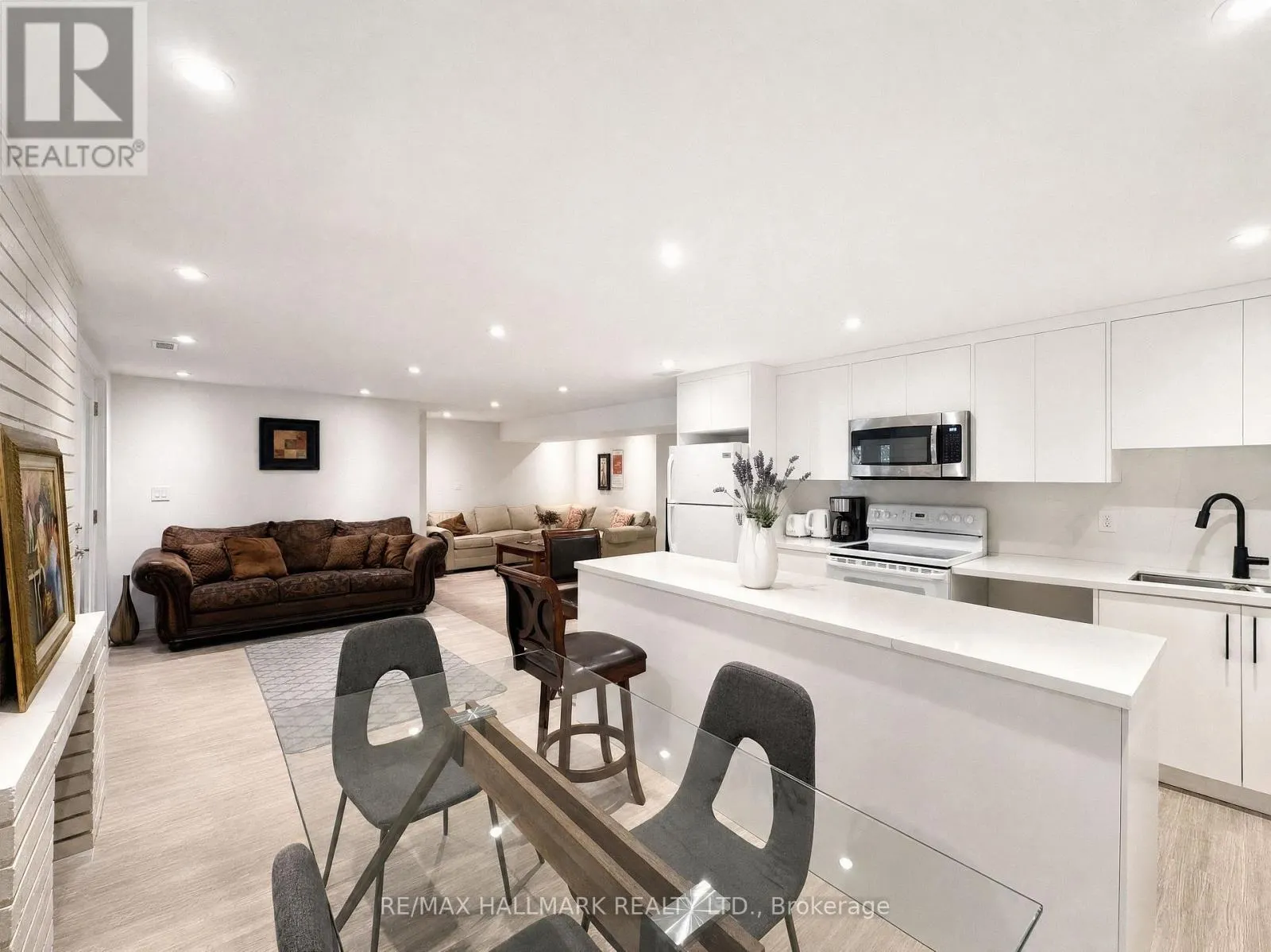BSMT - 42 MILLGATE CRESCENT
