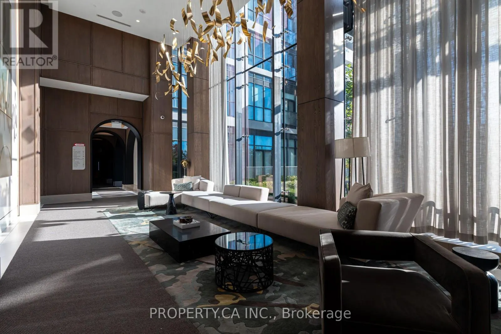 2402 - 30 INN ON THE PARK DRIVE