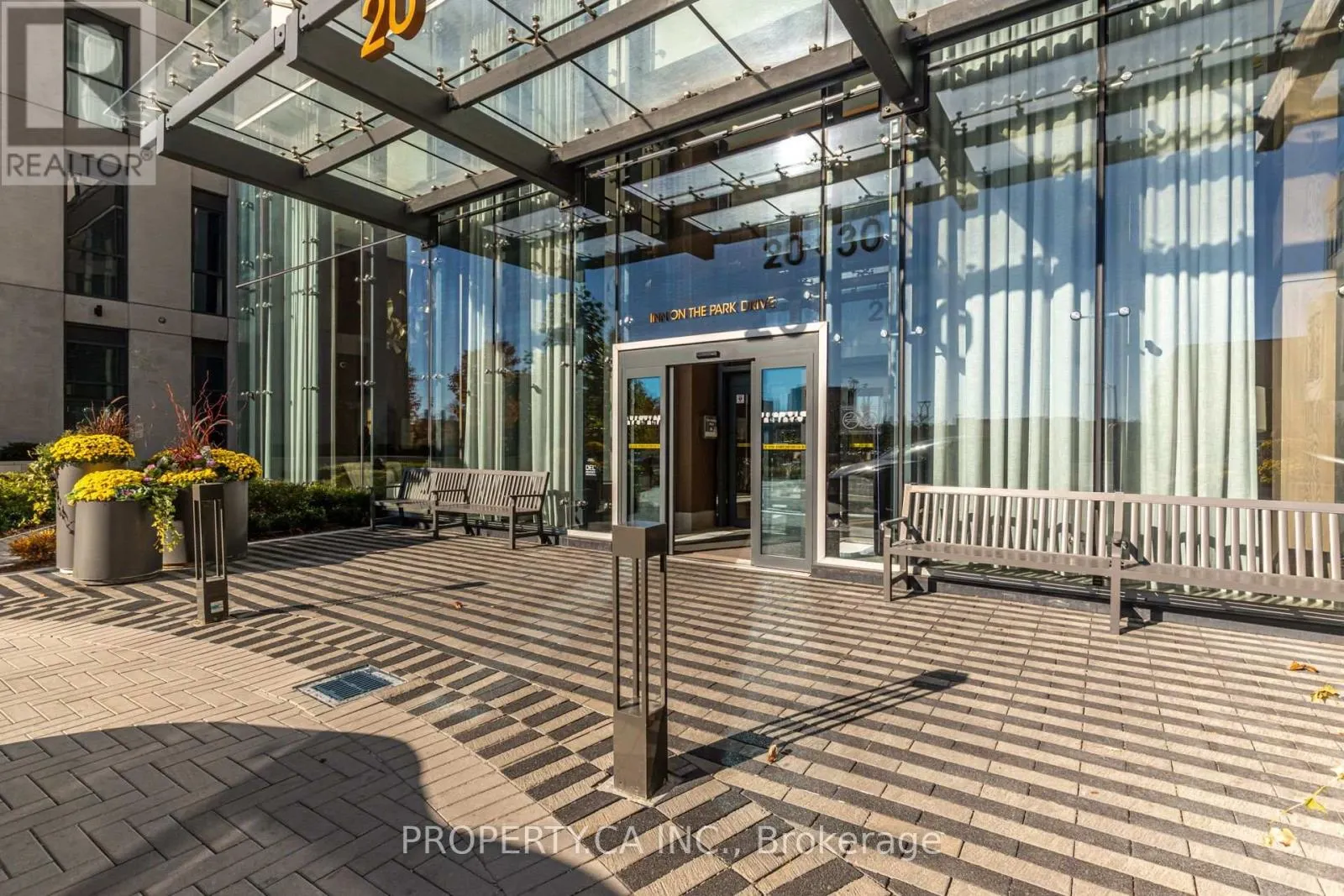 2402 - 30 INN ON THE PARK DRIVE
