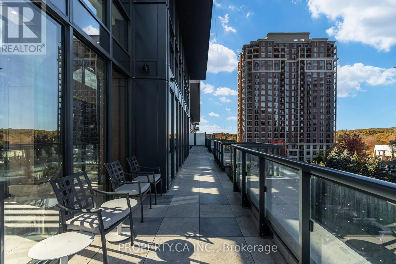 2402 - 30 INN ON THE PARK DRIVE