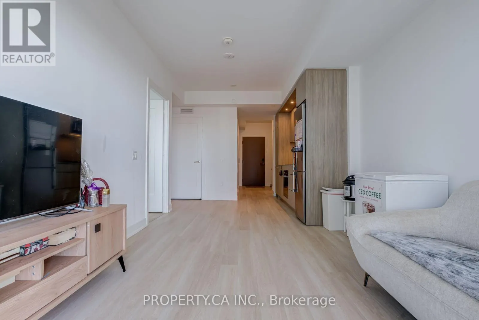 2402 - 30 INN ON THE PARK DRIVE