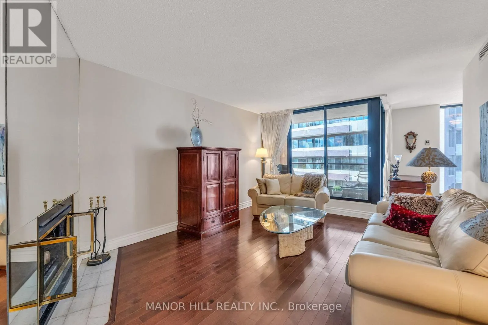 803 - 1331 BAY STREET