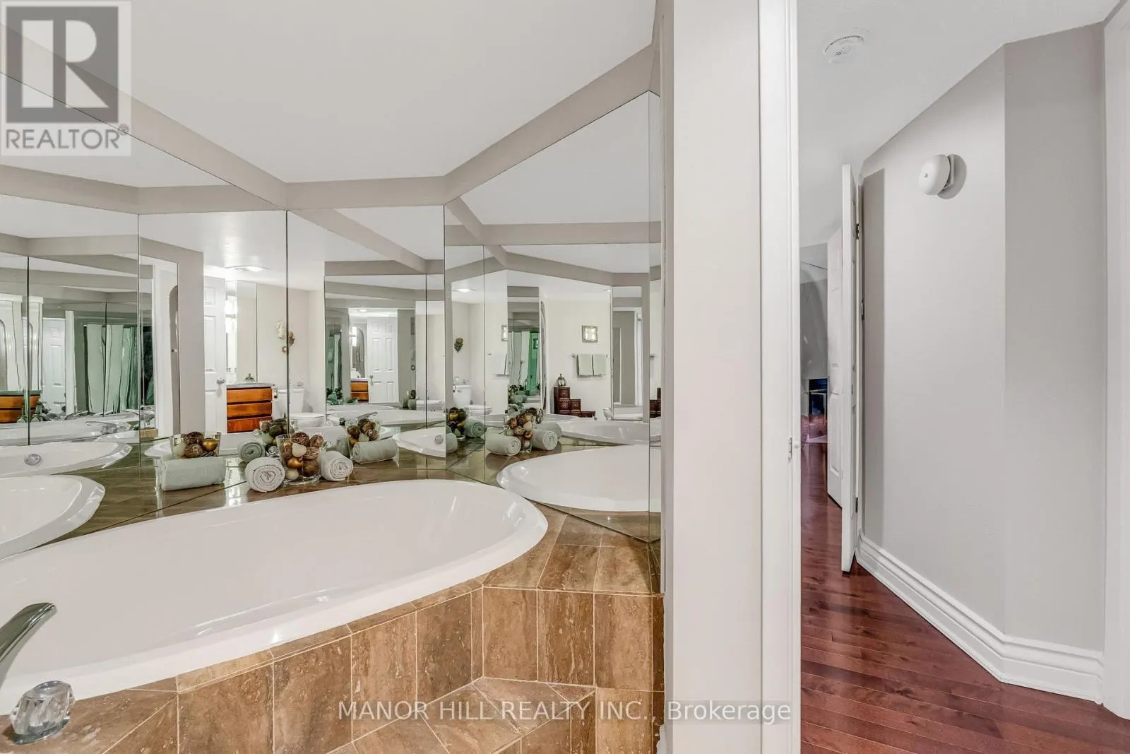 803 - 1331 BAY STREET