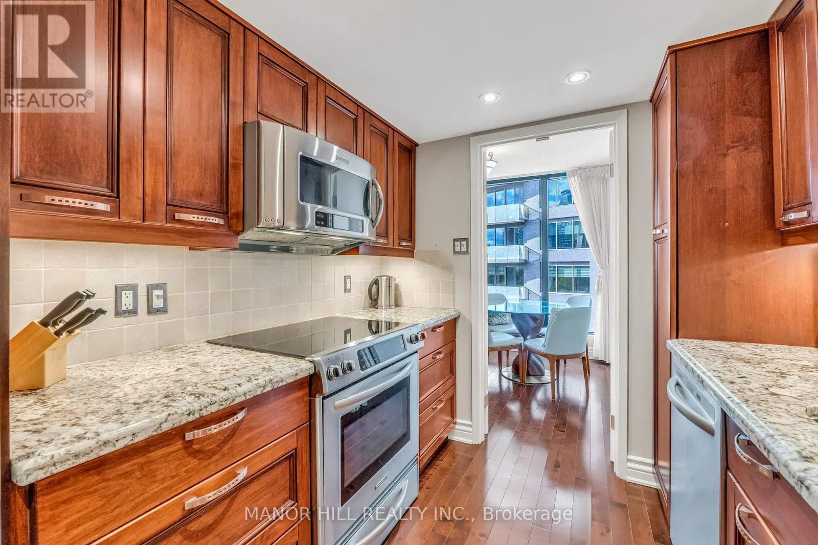 803 - 1331 BAY STREET