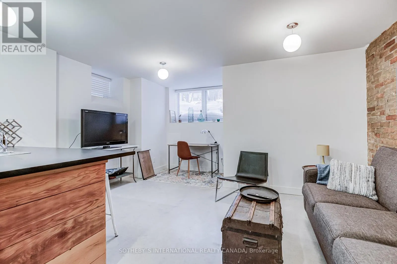 1 - 324 MARKHAM STREET