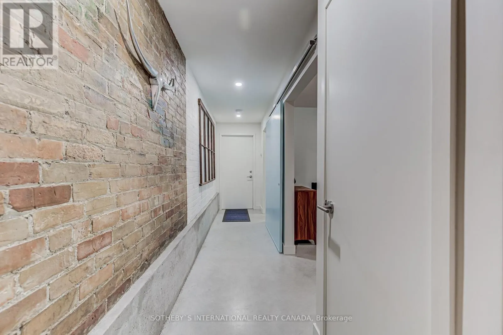 1 - 324 MARKHAM STREET
