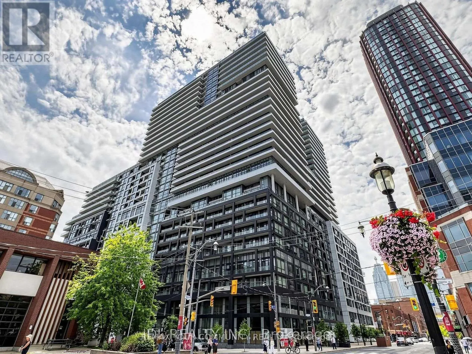 1627 - 70 PRINCESS STREET