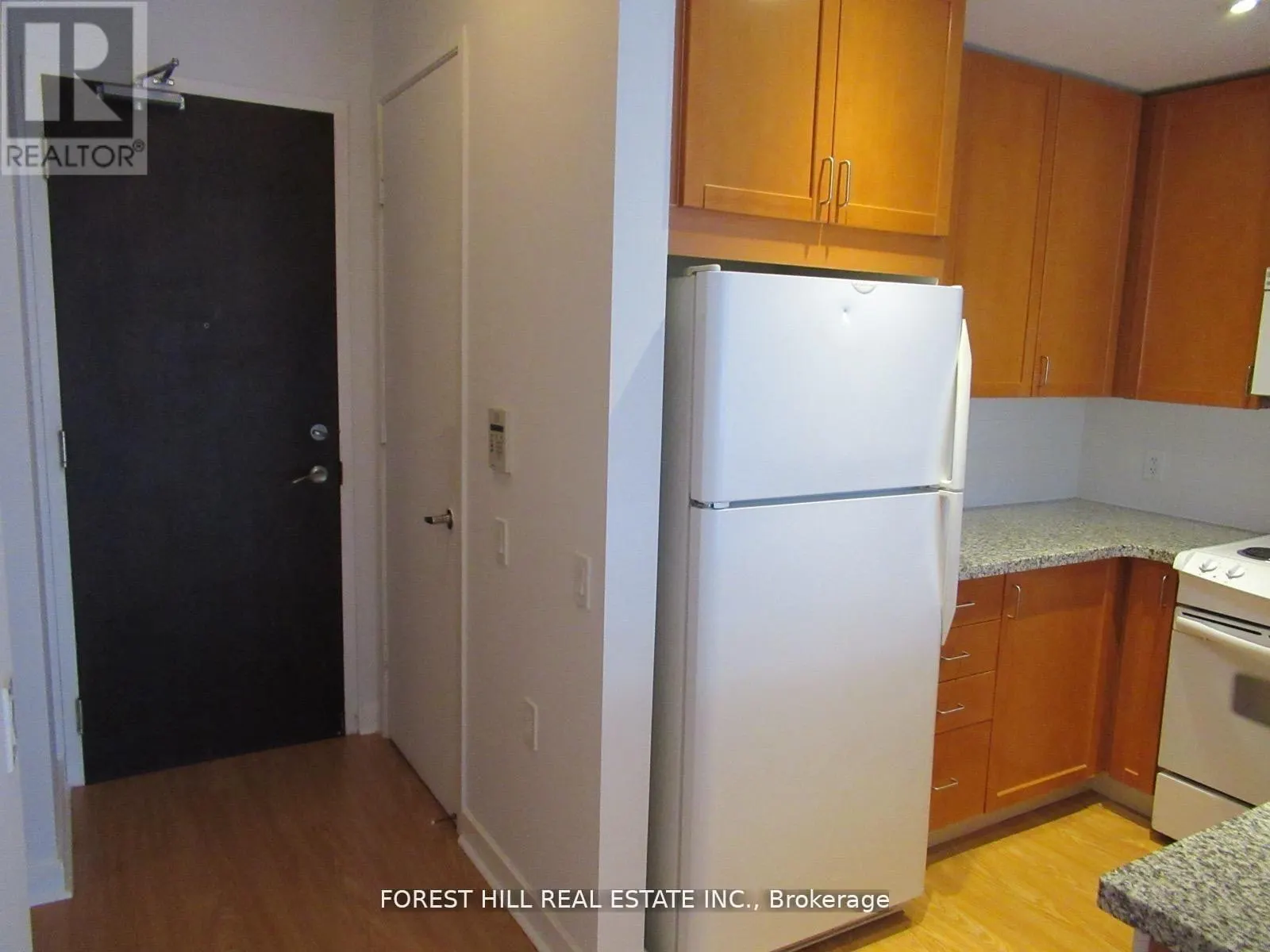 1808 - 85 BLOOR STREET E