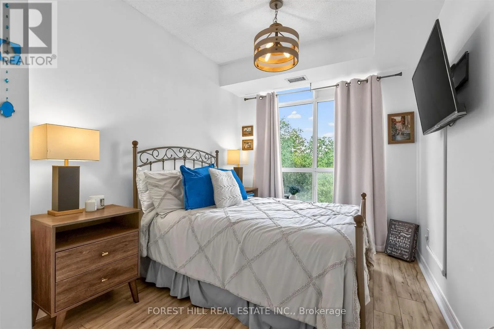 508 - 2 EDITH DRIVE