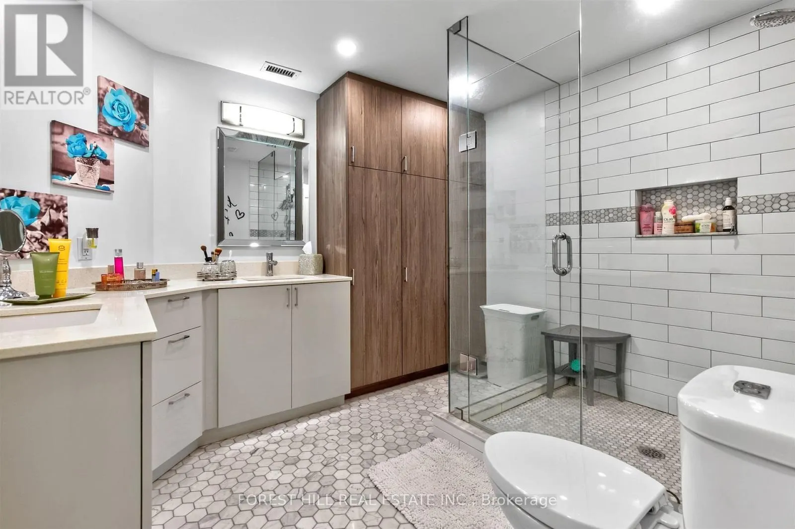 508 - 2 EDITH DRIVE