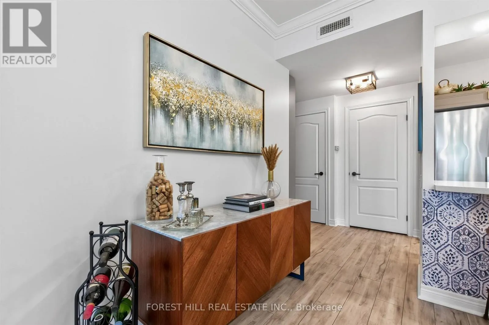508 - 2 EDITH DRIVE
