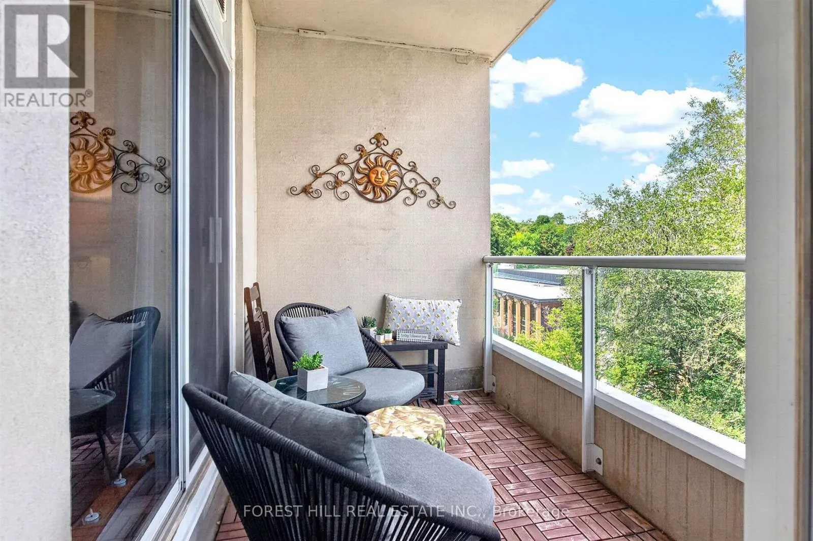 508 - 2 EDITH DRIVE