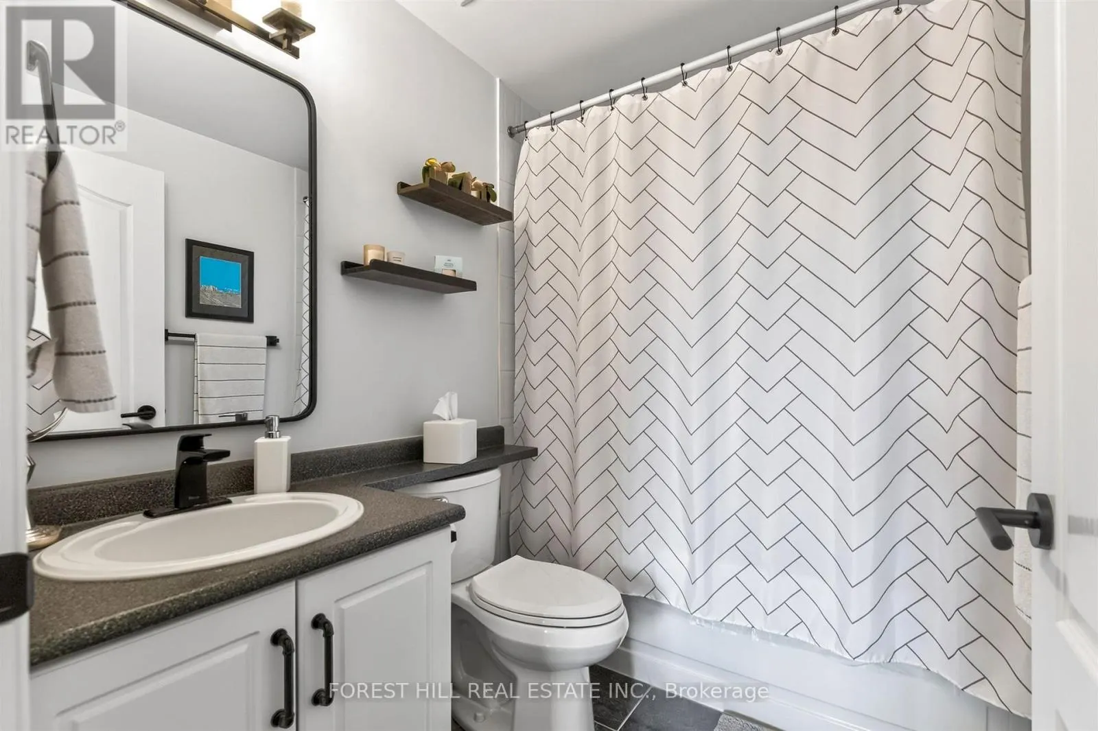 508 - 2 EDITH DRIVE