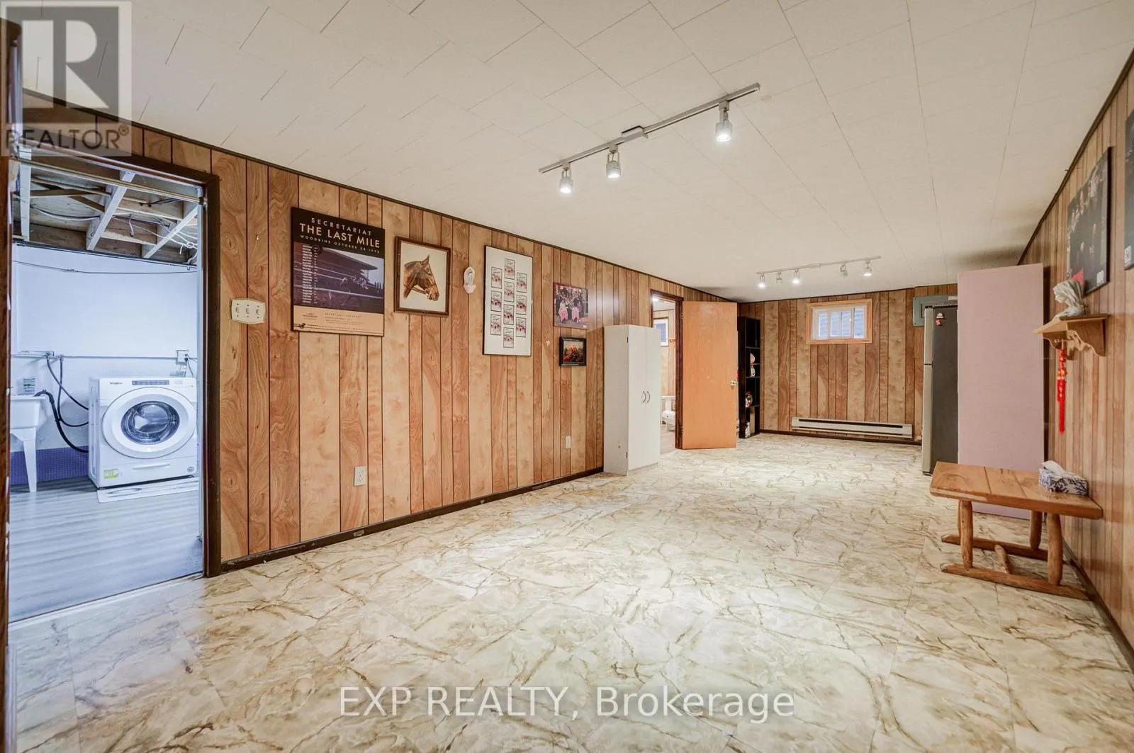 17 RUSTYWOOD DRIVE