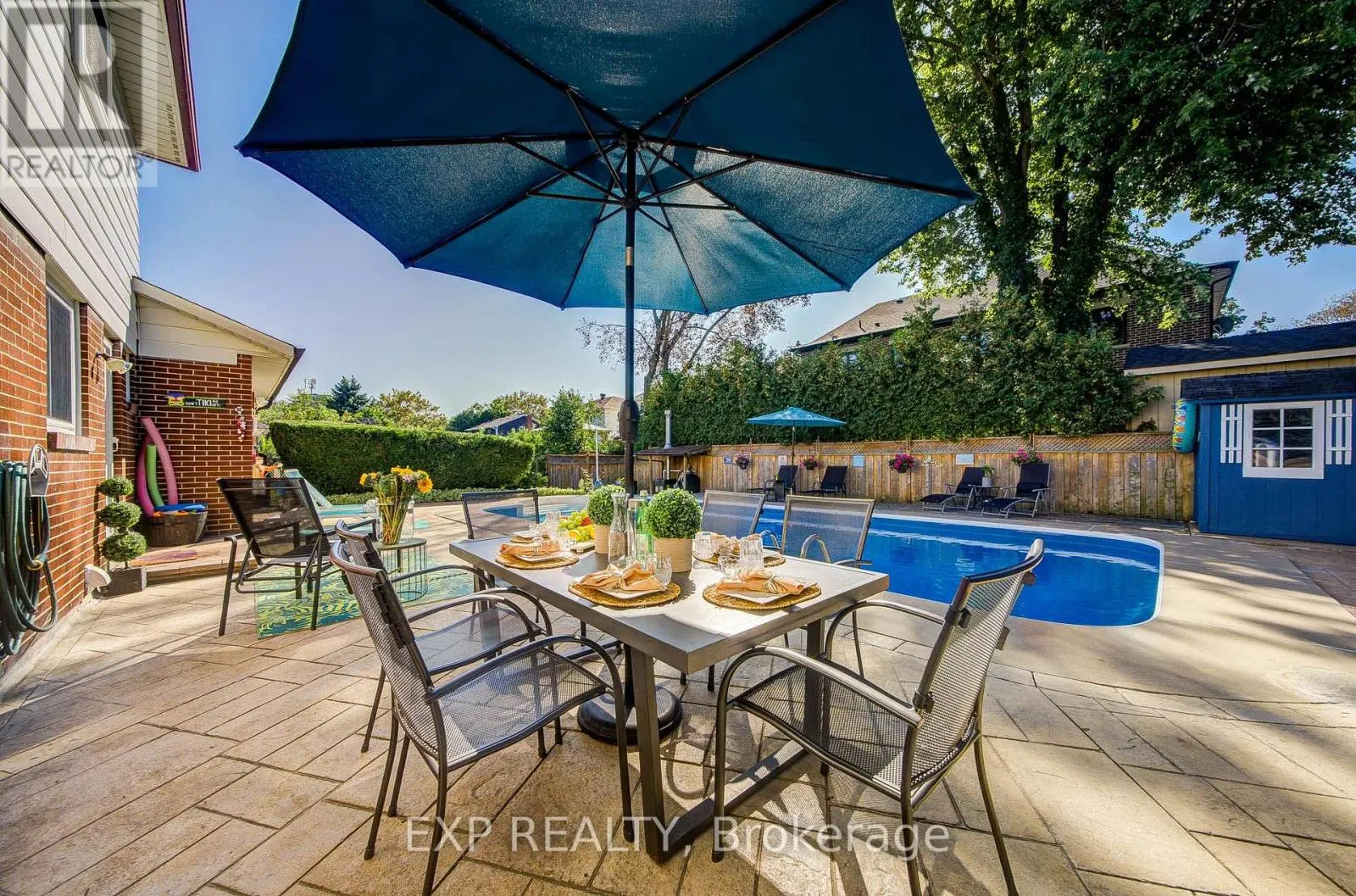 17 RUSTYWOOD DRIVE