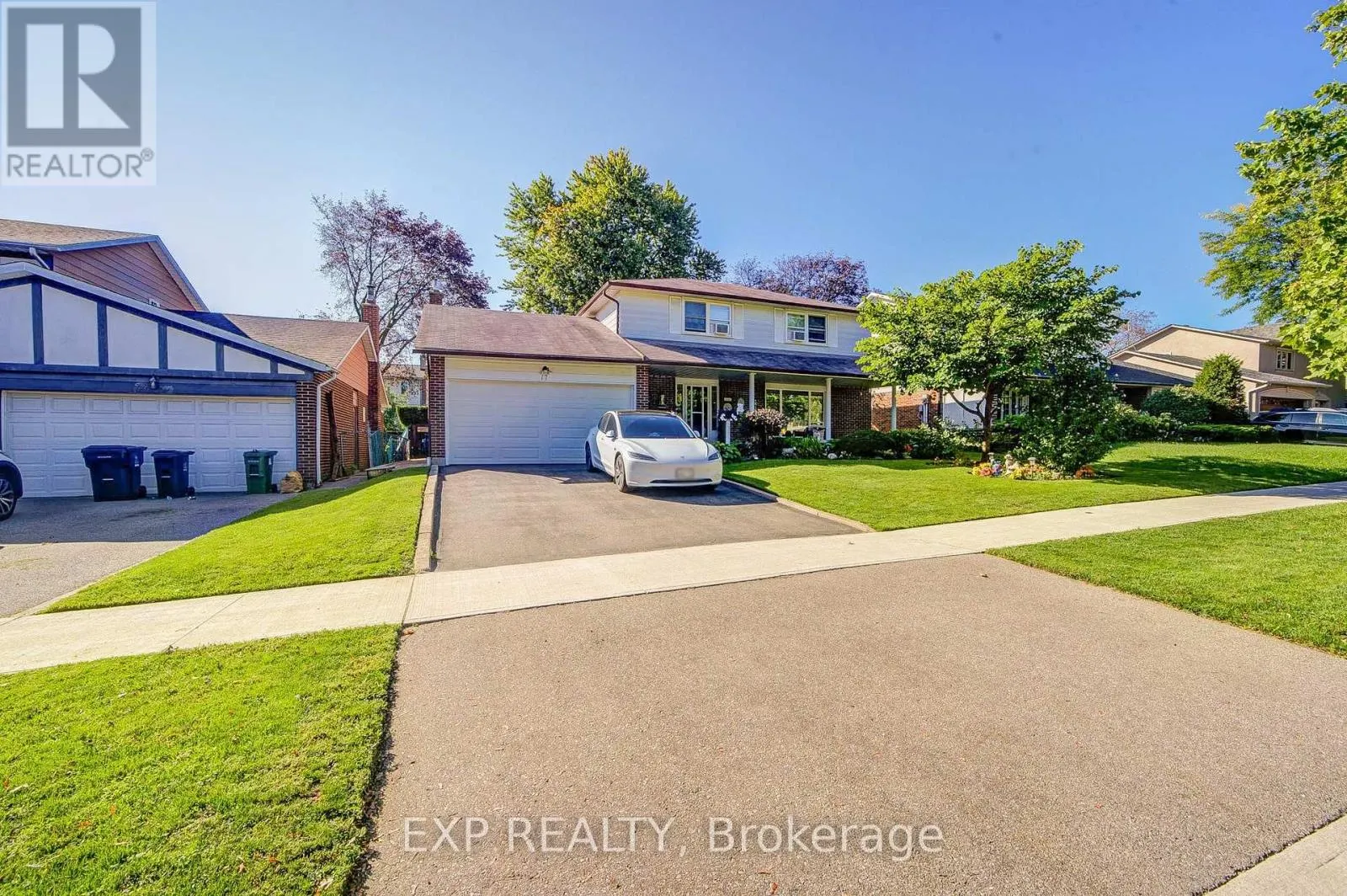 17 RUSTYWOOD DRIVE