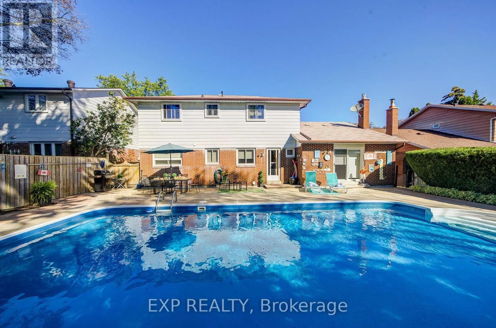 17 RUSTYWOOD DRIVE