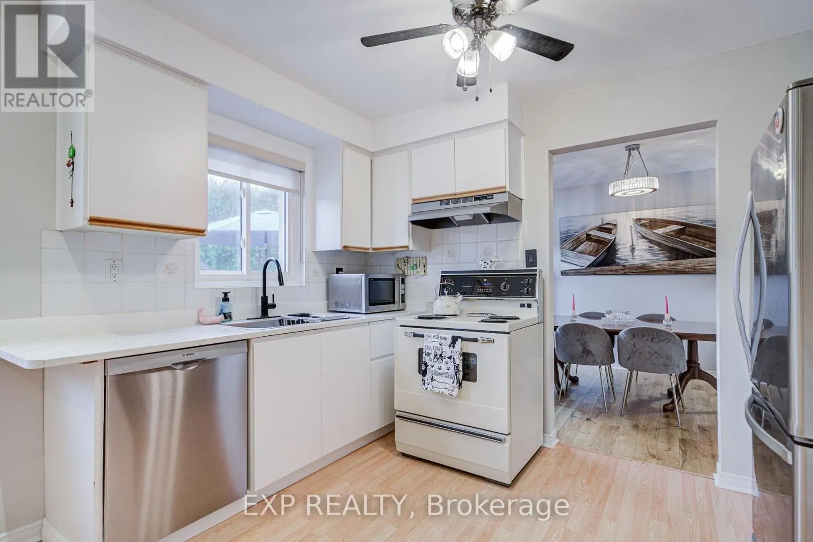17 RUSTYWOOD DRIVE