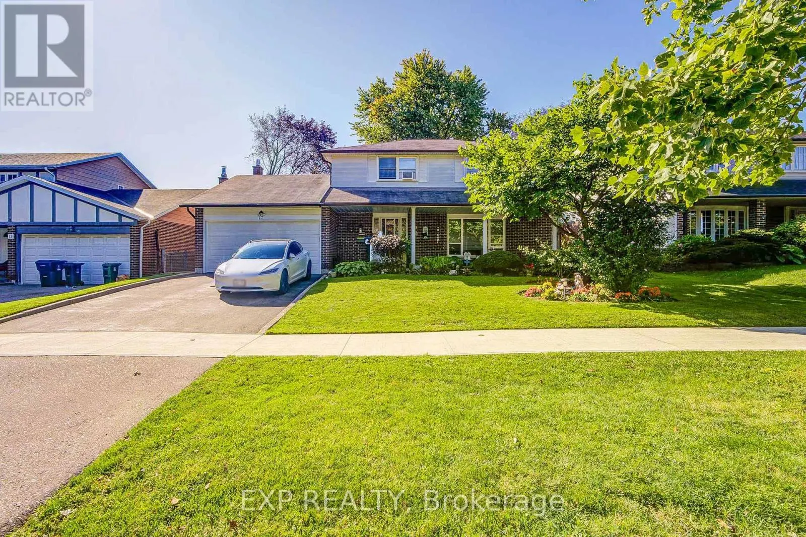 17 RUSTYWOOD DRIVE