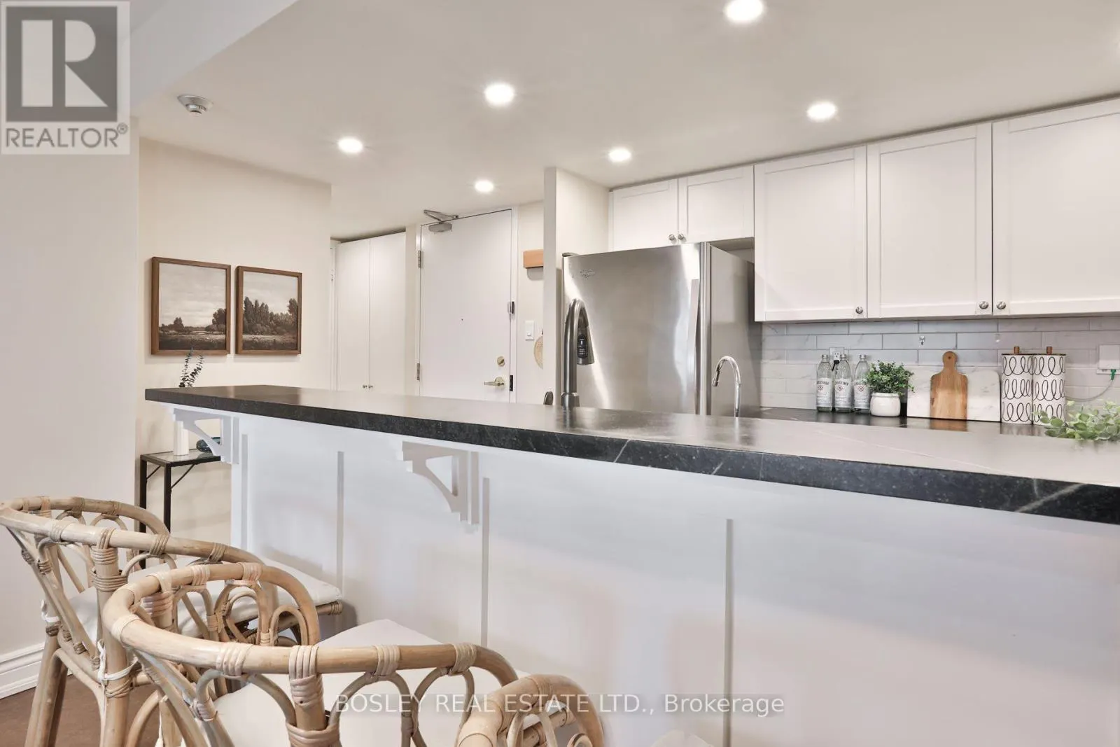 808 - 300 BALLIOL STREET