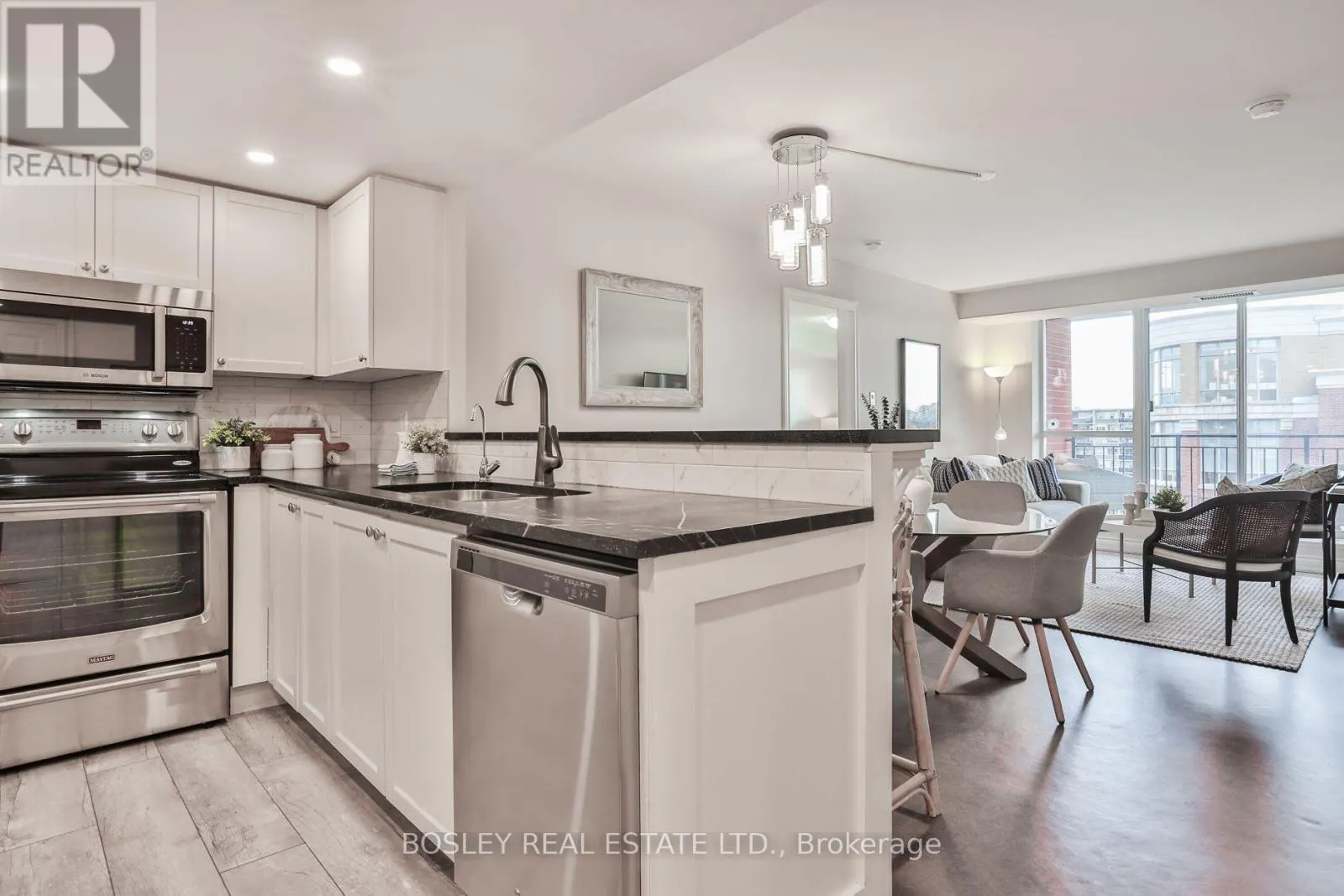 808 - 300 BALLIOL STREET