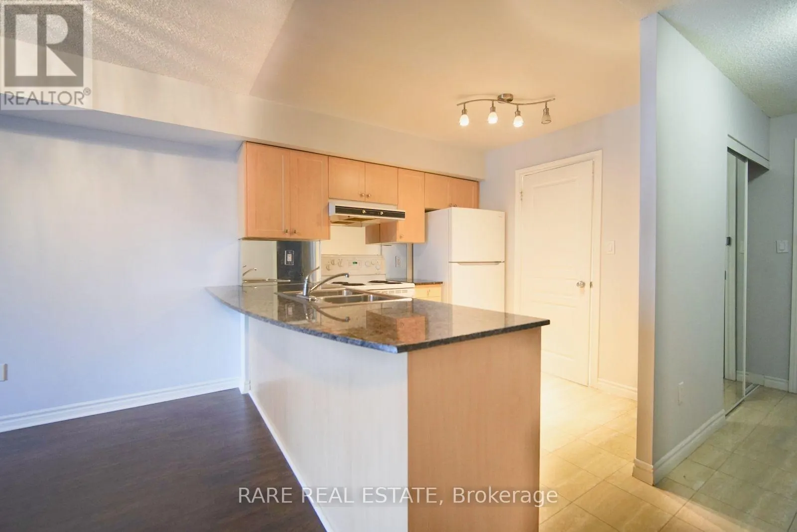 1703 - 801 BAY STREET