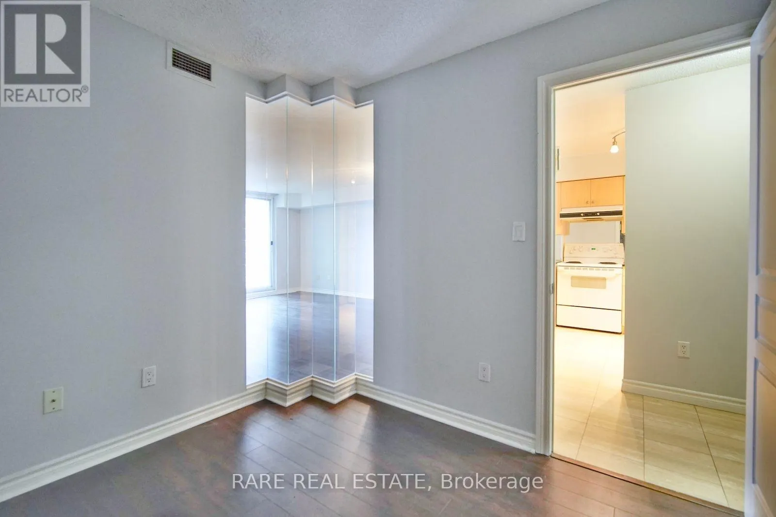 1703 - 801 BAY STREET