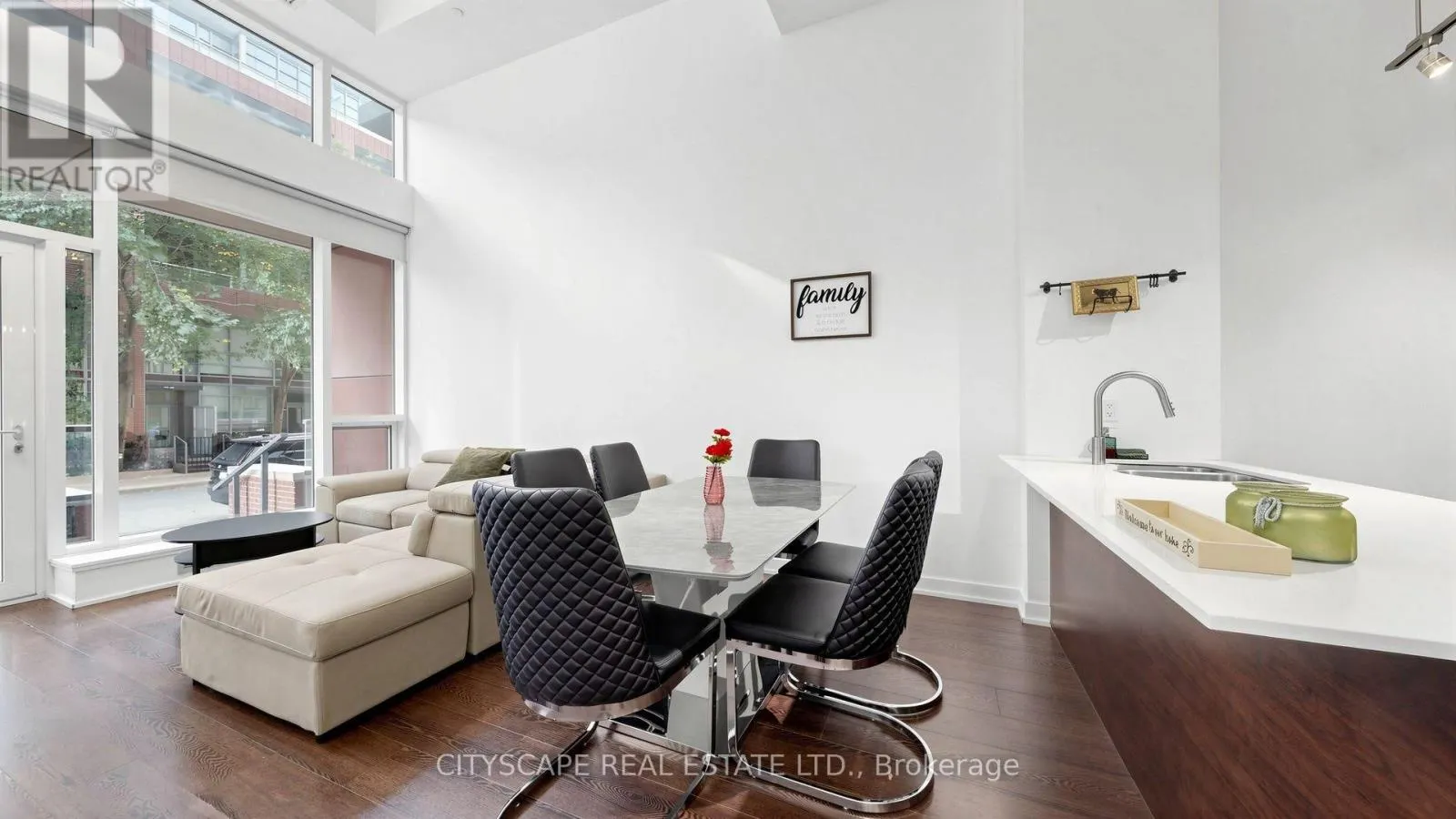 TH03 - 20 BRUYERES MEWS