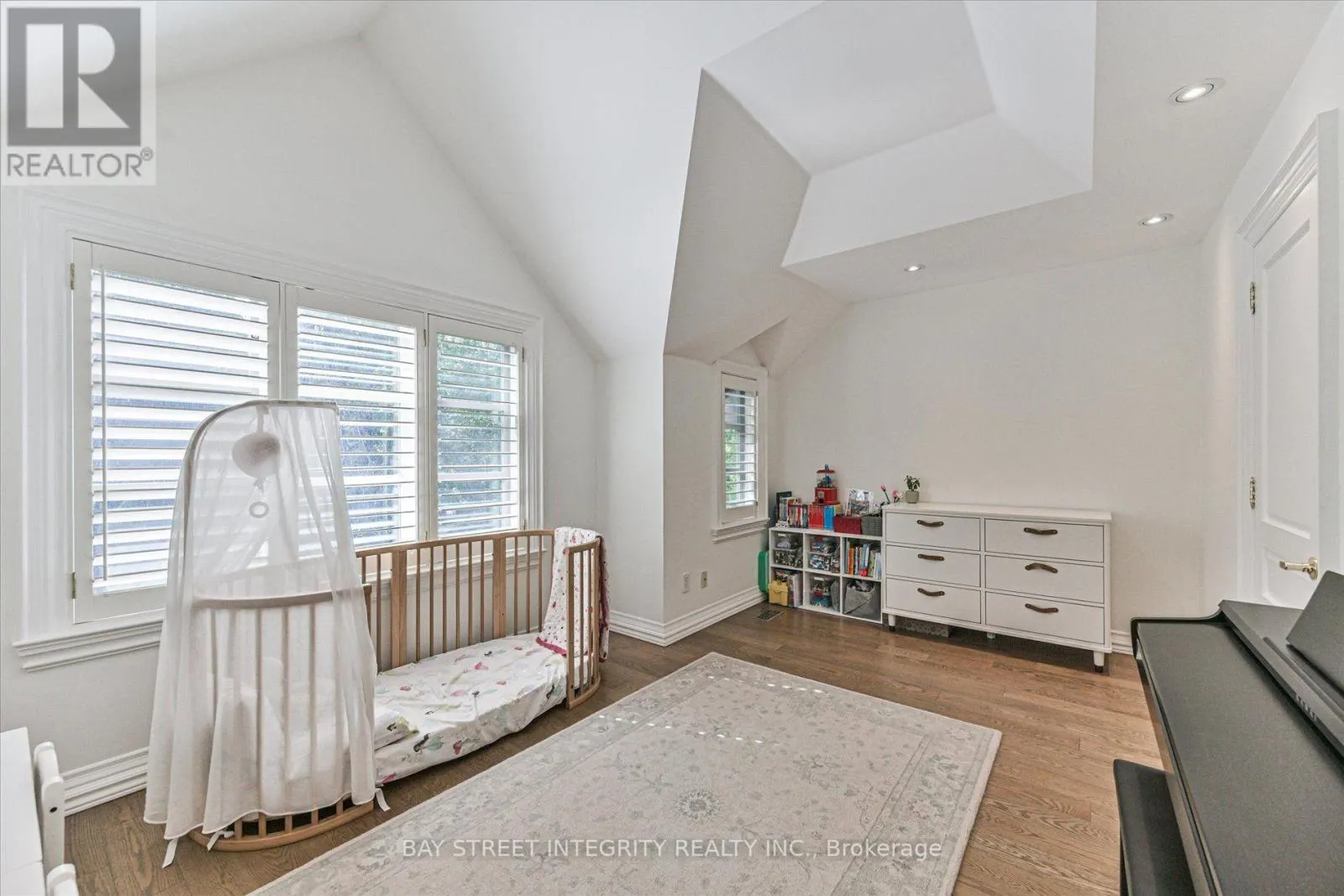 354 OLD ORCHARD GROVE
