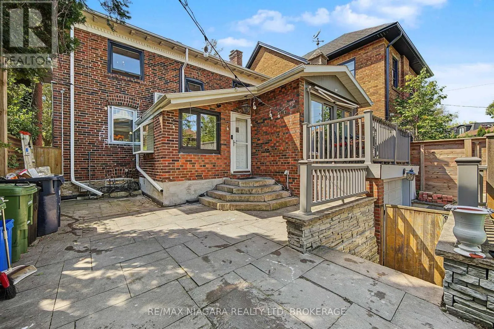 38 YONGE BOULEVARD