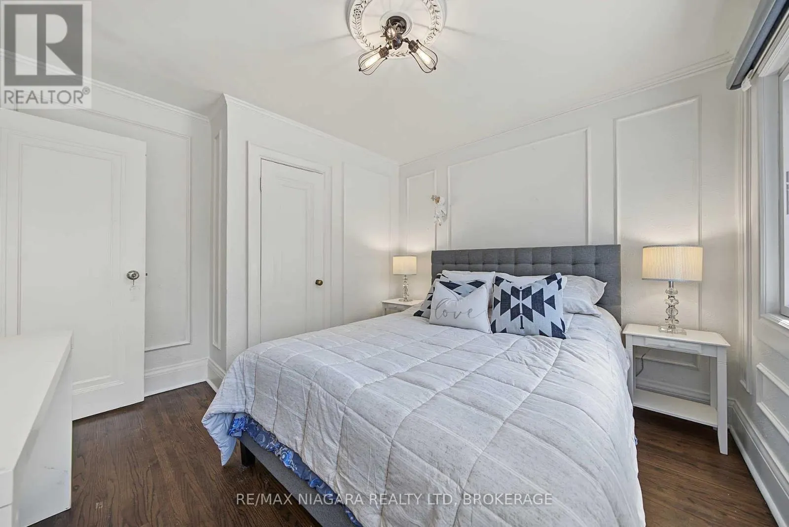 38 YONGE BOULEVARD