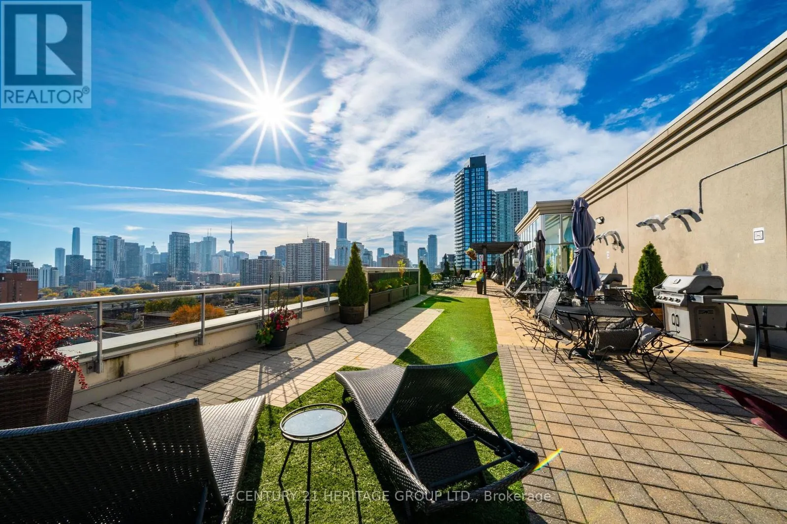 311 - 225 WELLESLEY STREET E