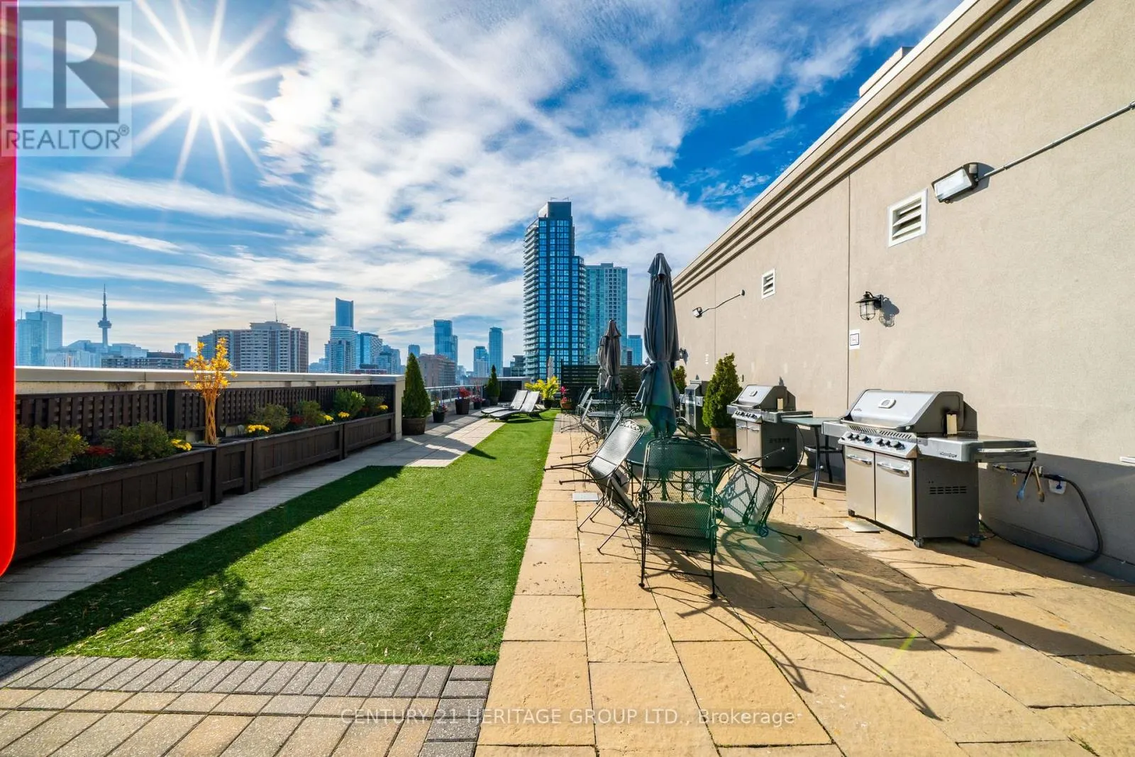 311 - 225 WELLESLEY STREET E