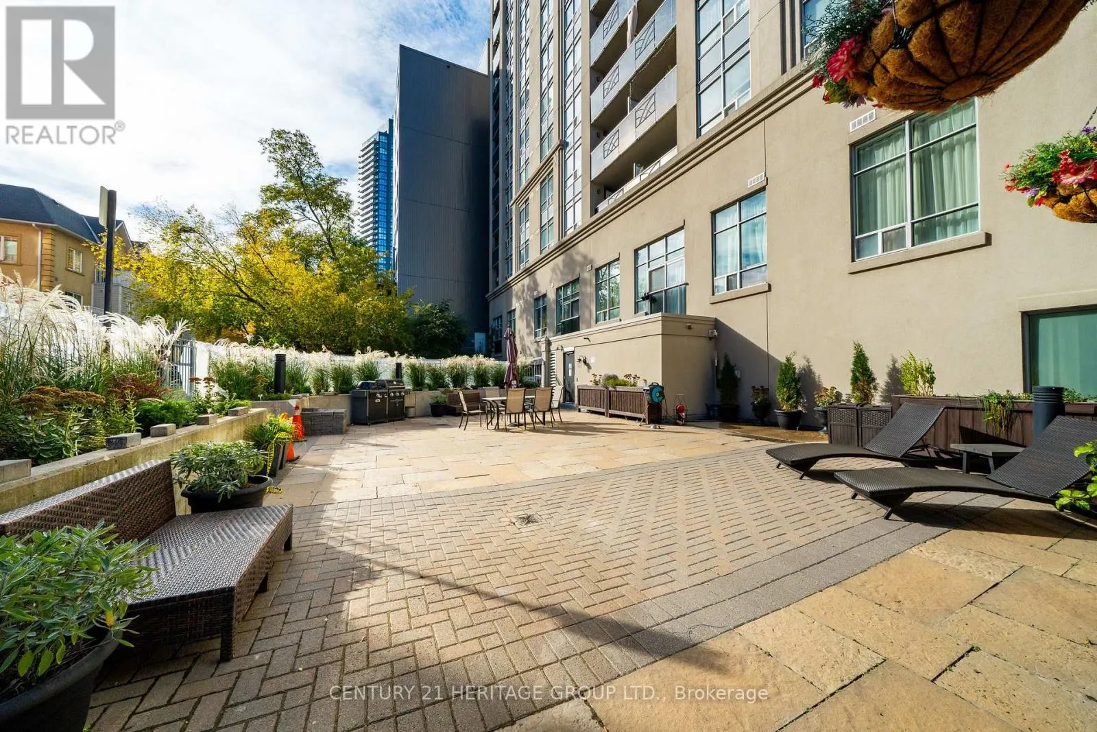 311 - 225 WELLESLEY STREET E