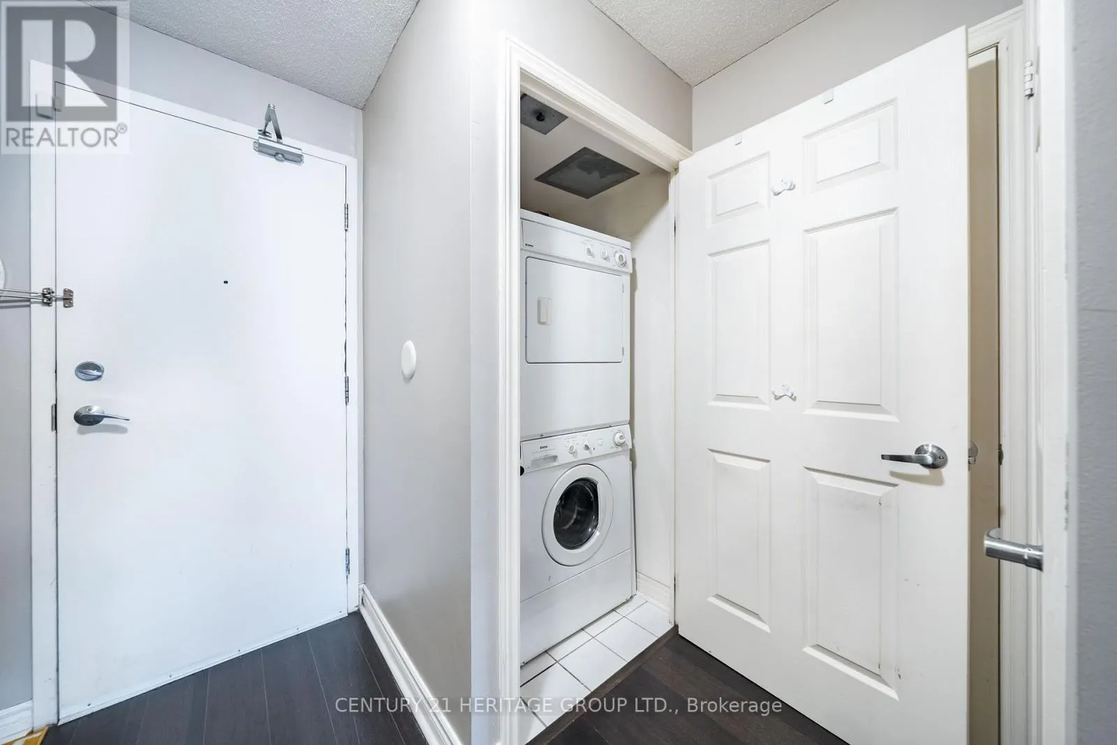 311 - 225 WELLESLEY STREET E