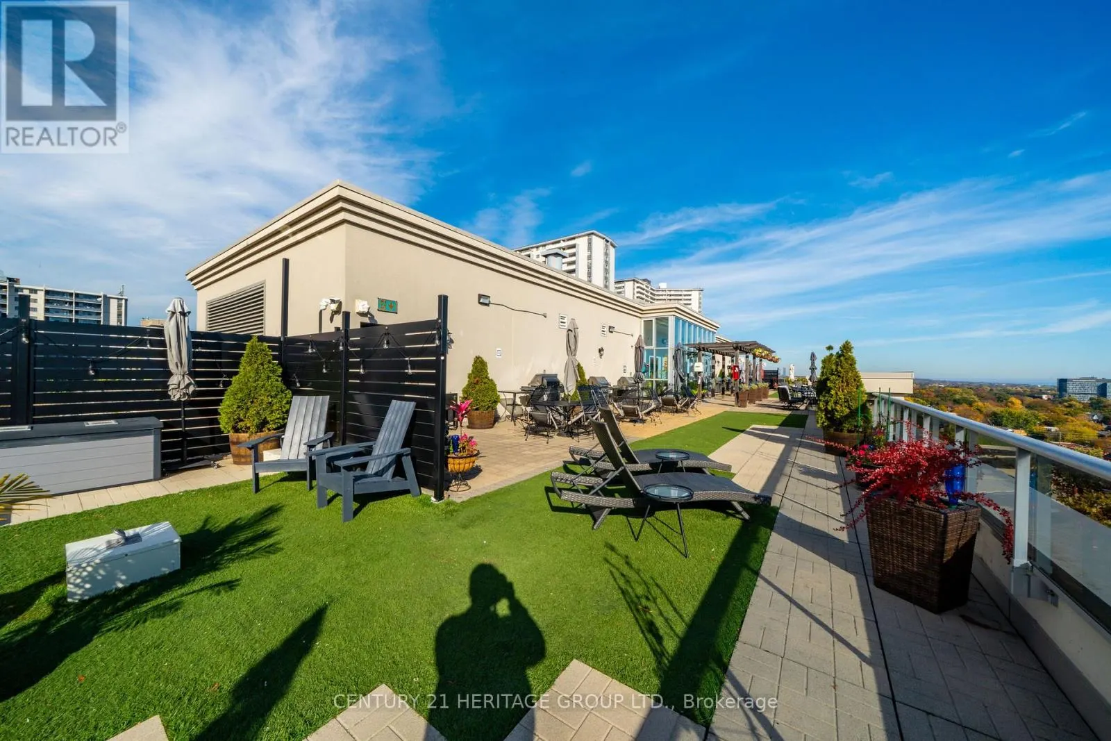 311 - 225 WELLESLEY STREET E