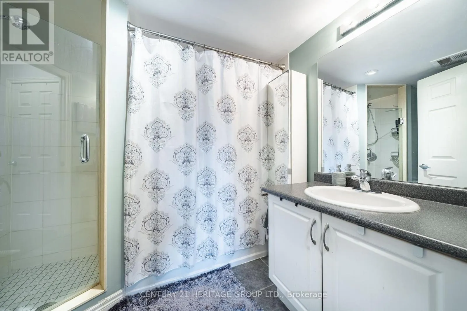 311 - 225 WELLESLEY STREET E