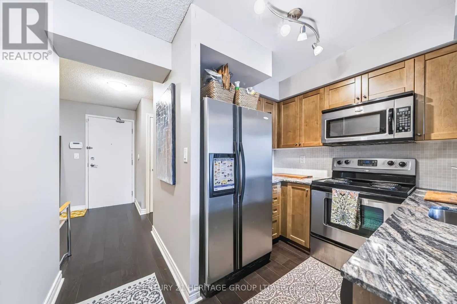 311 - 225 WELLESLEY STREET E