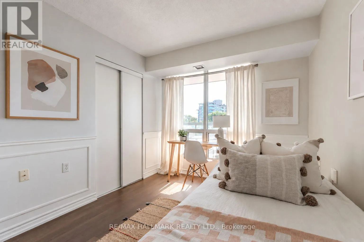 308 - 906 SHEPPARD AVENUE W