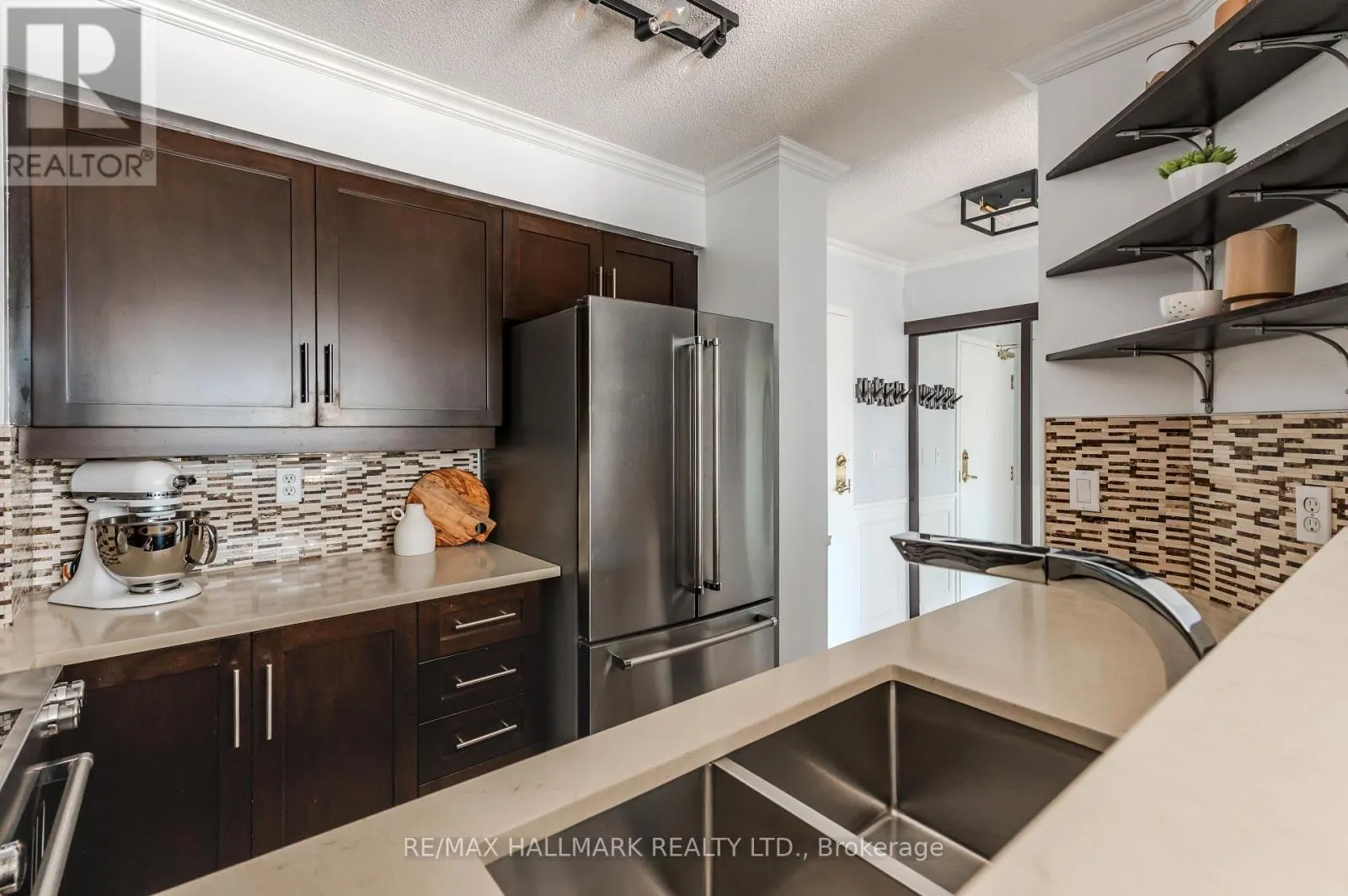 308 - 906 SHEPPARD AVENUE W