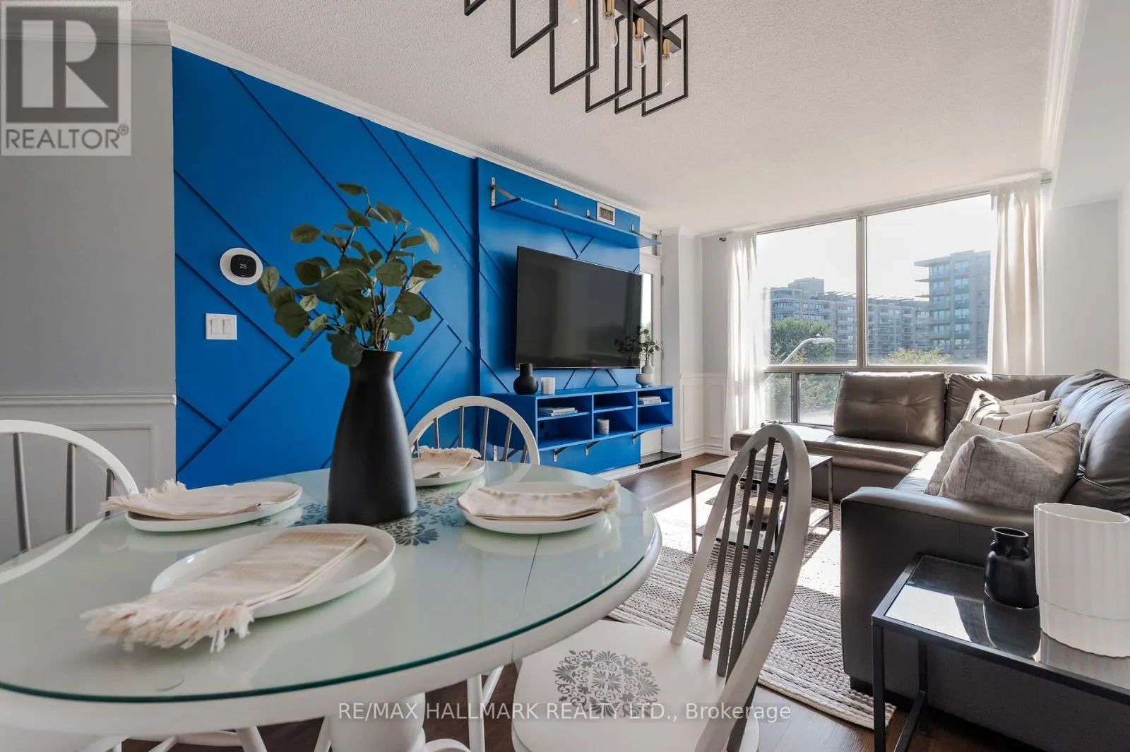 308 - 906 SHEPPARD AVENUE W
