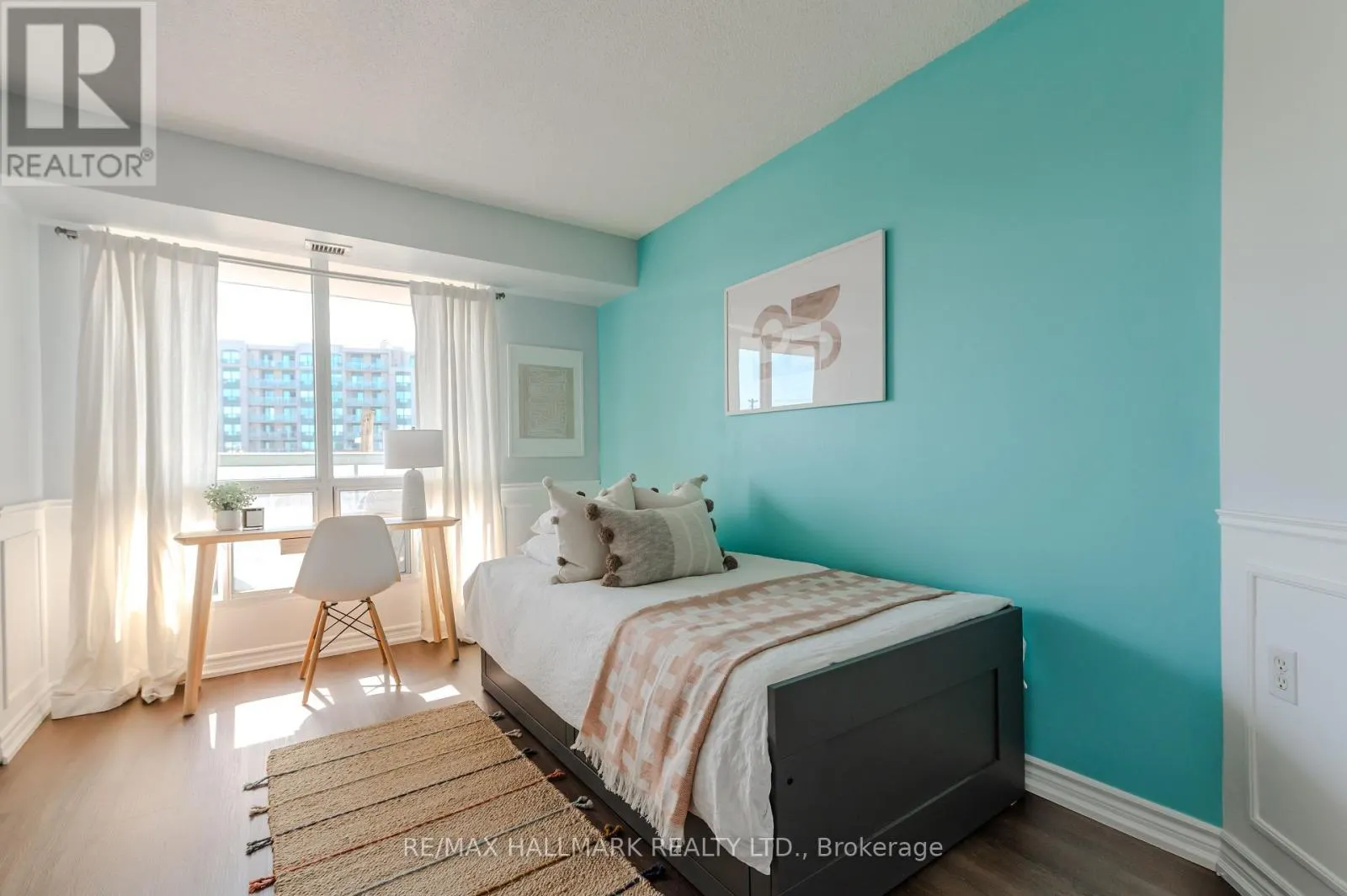 308 - 906 SHEPPARD AVENUE W