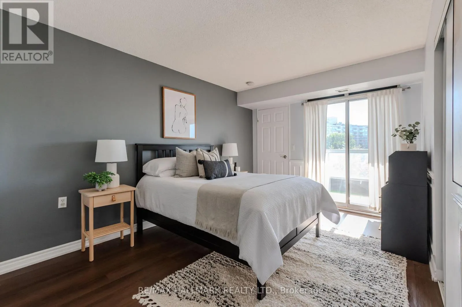308 - 906 SHEPPARD AVENUE W