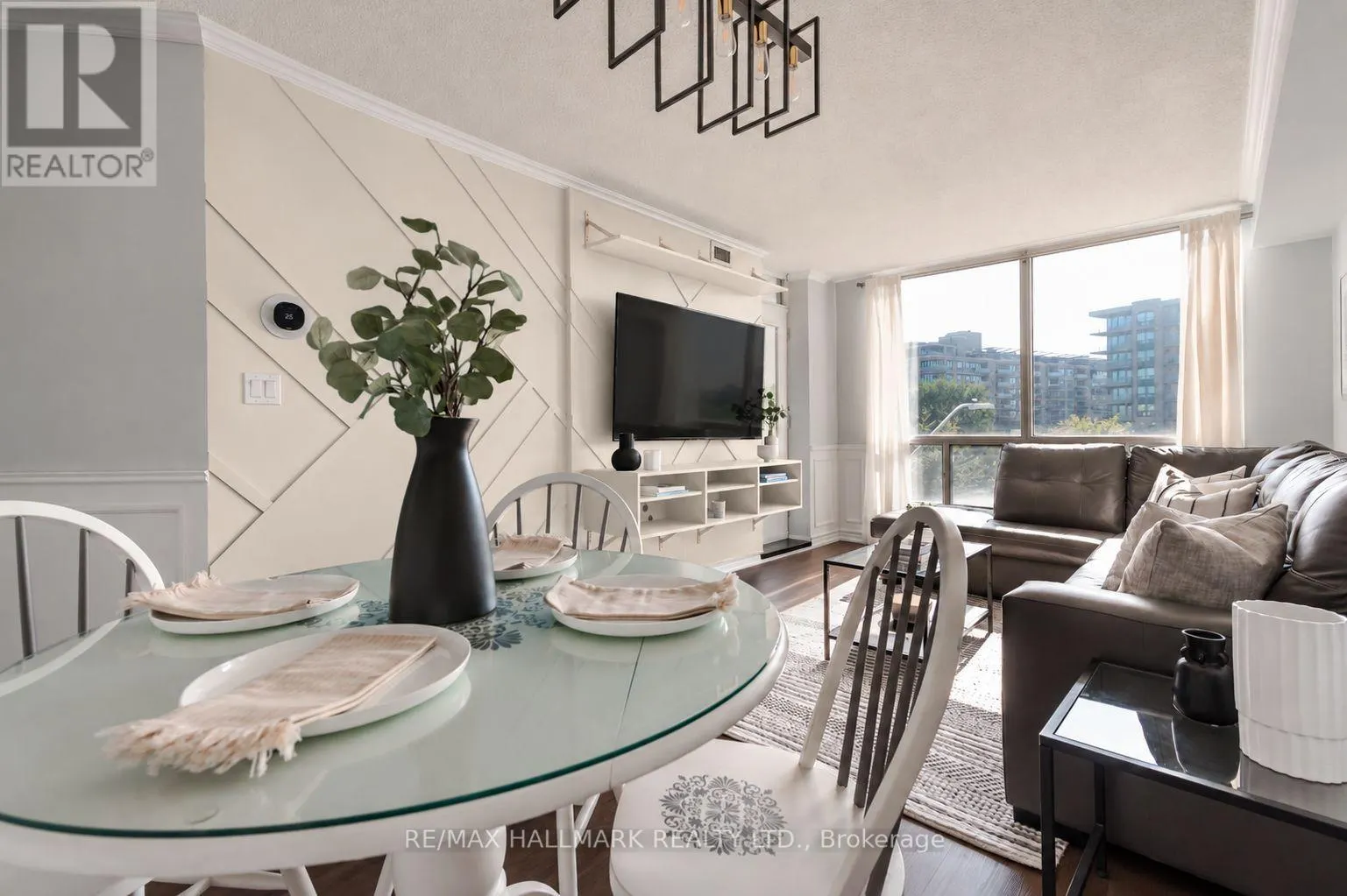 308 - 906 SHEPPARD AVENUE W