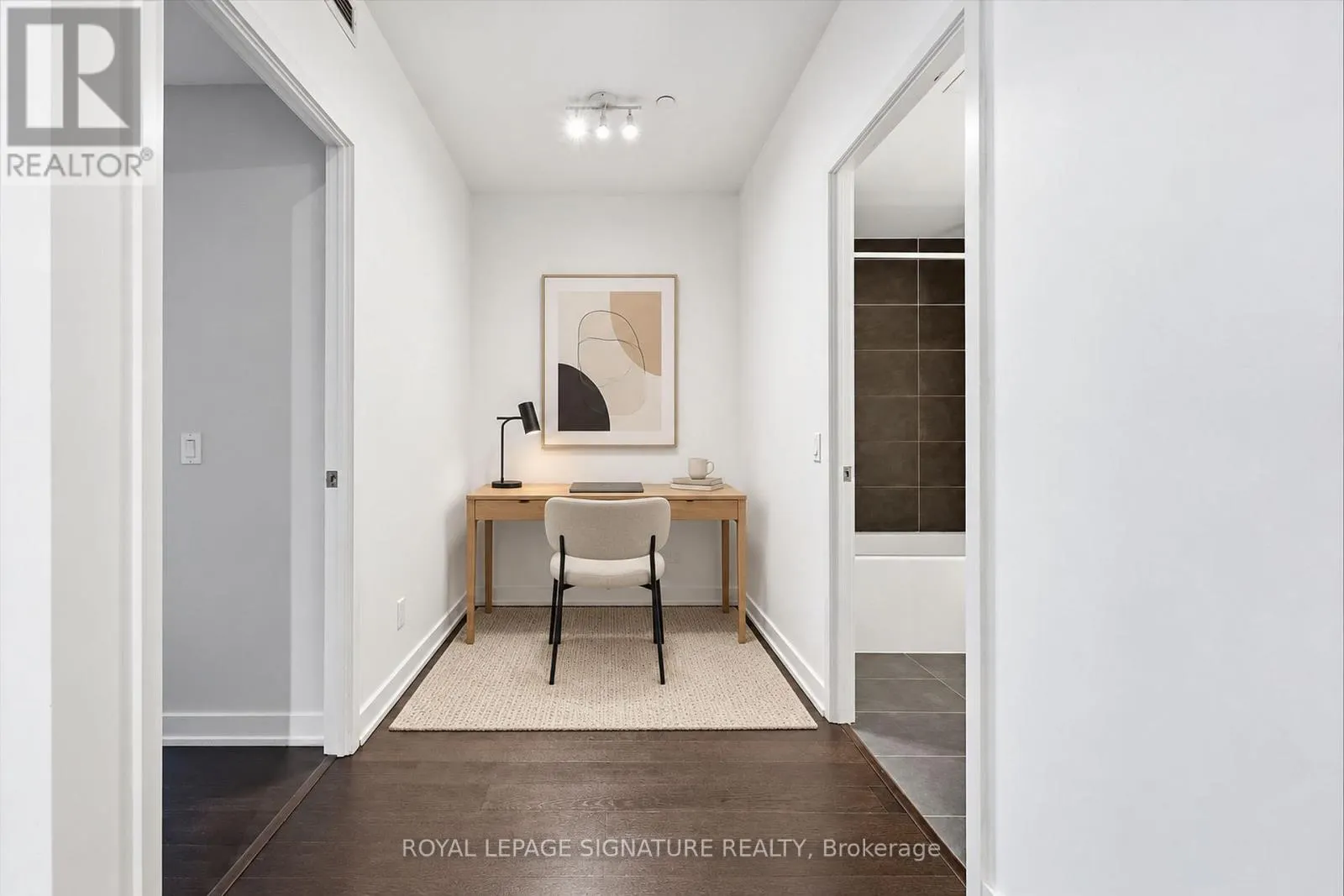 407 - 1030 KING STREET W