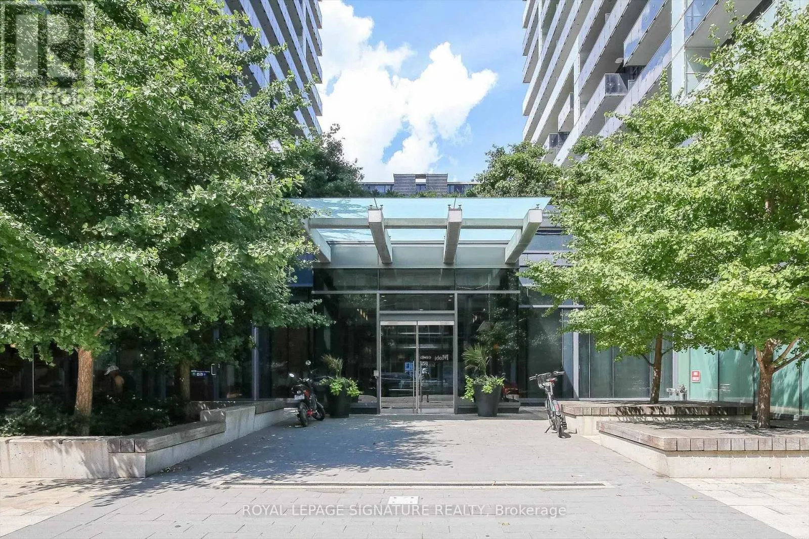 407 - 1030 KING STREET W