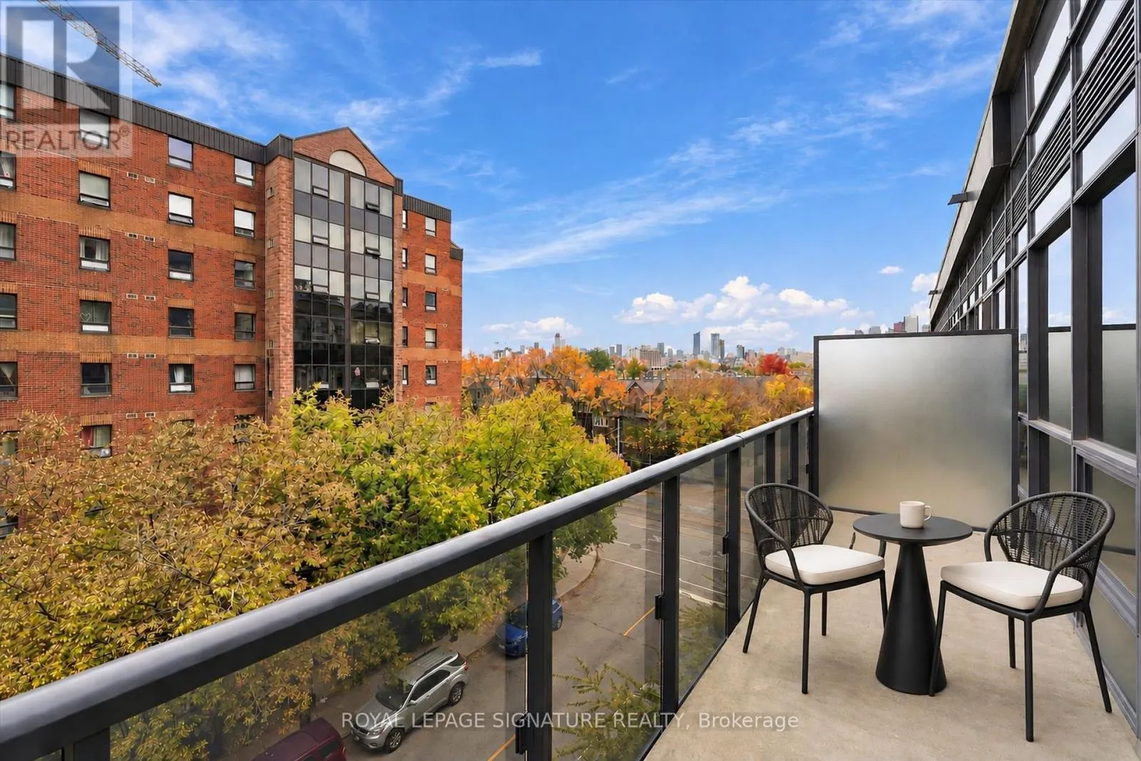 407 - 1030 KING STREET W