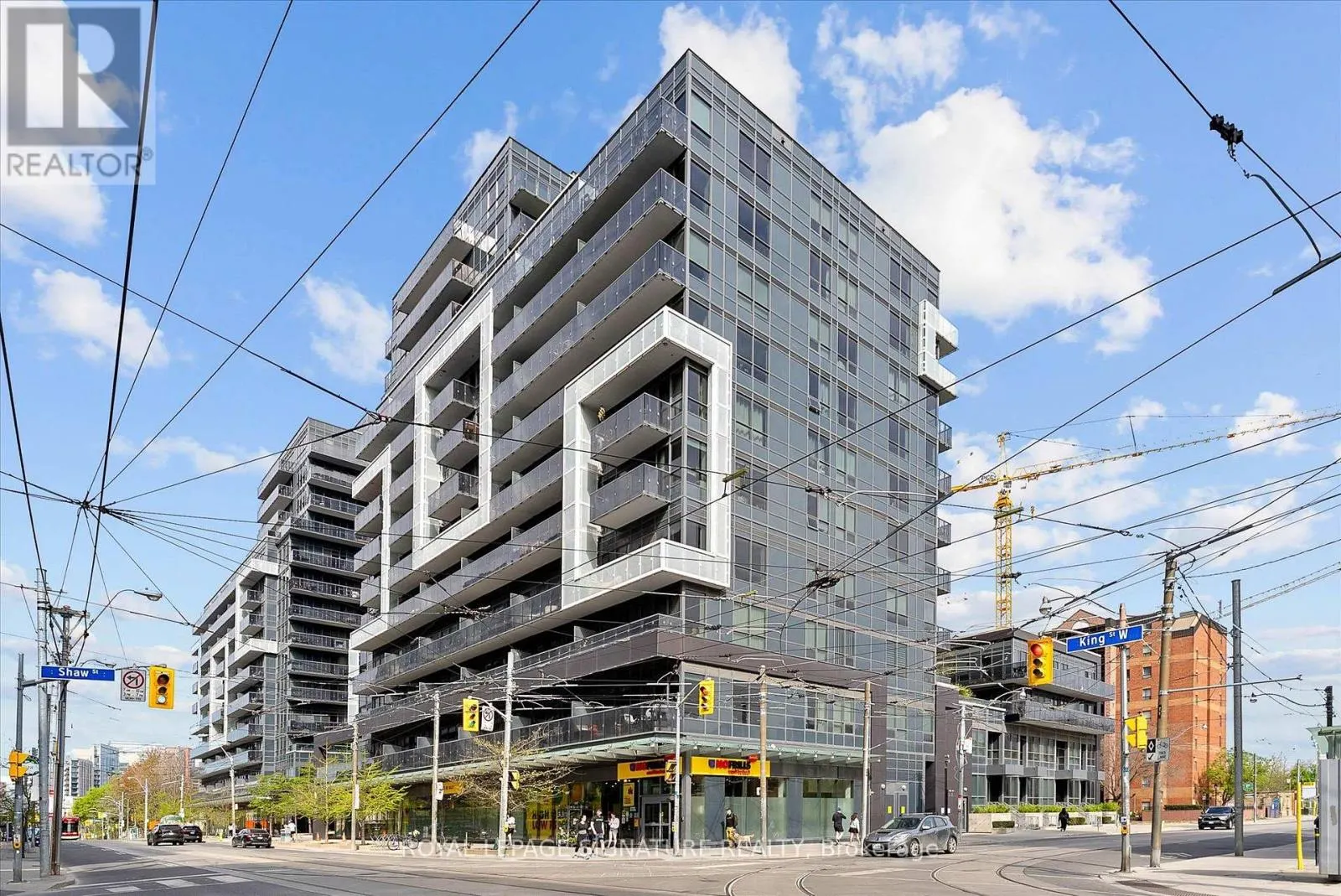 407 - 1030 KING STREET W