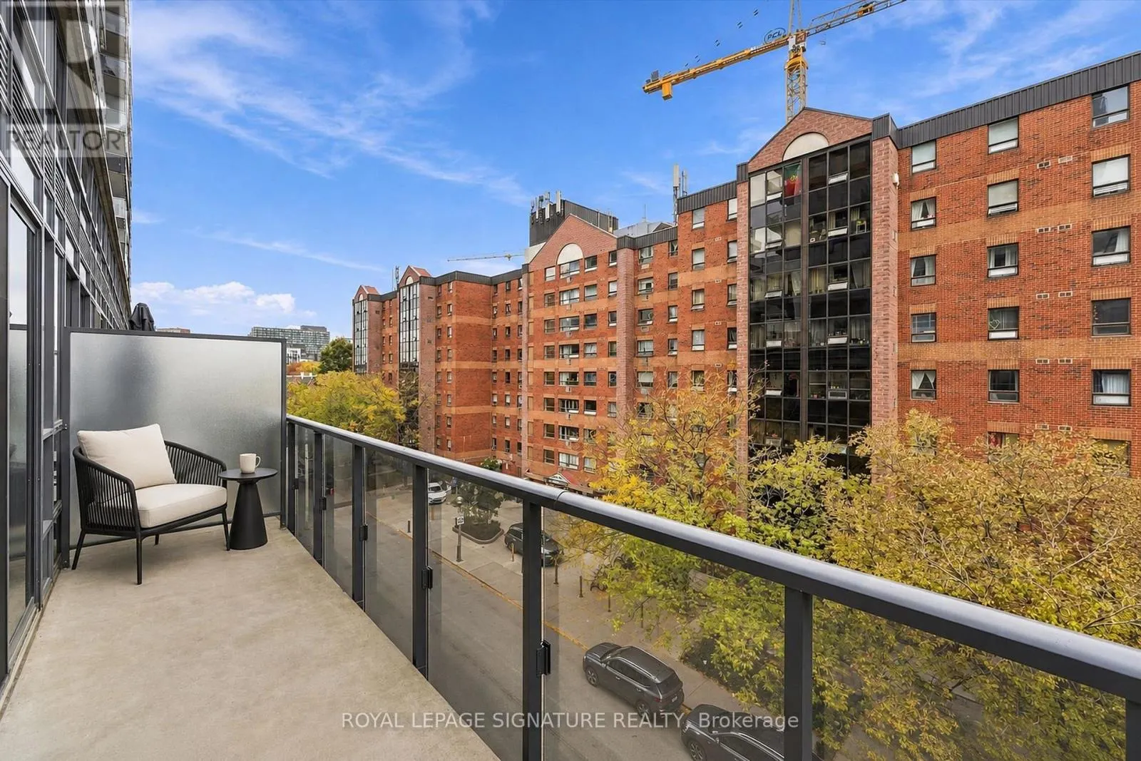407 - 1030 KING STREET W