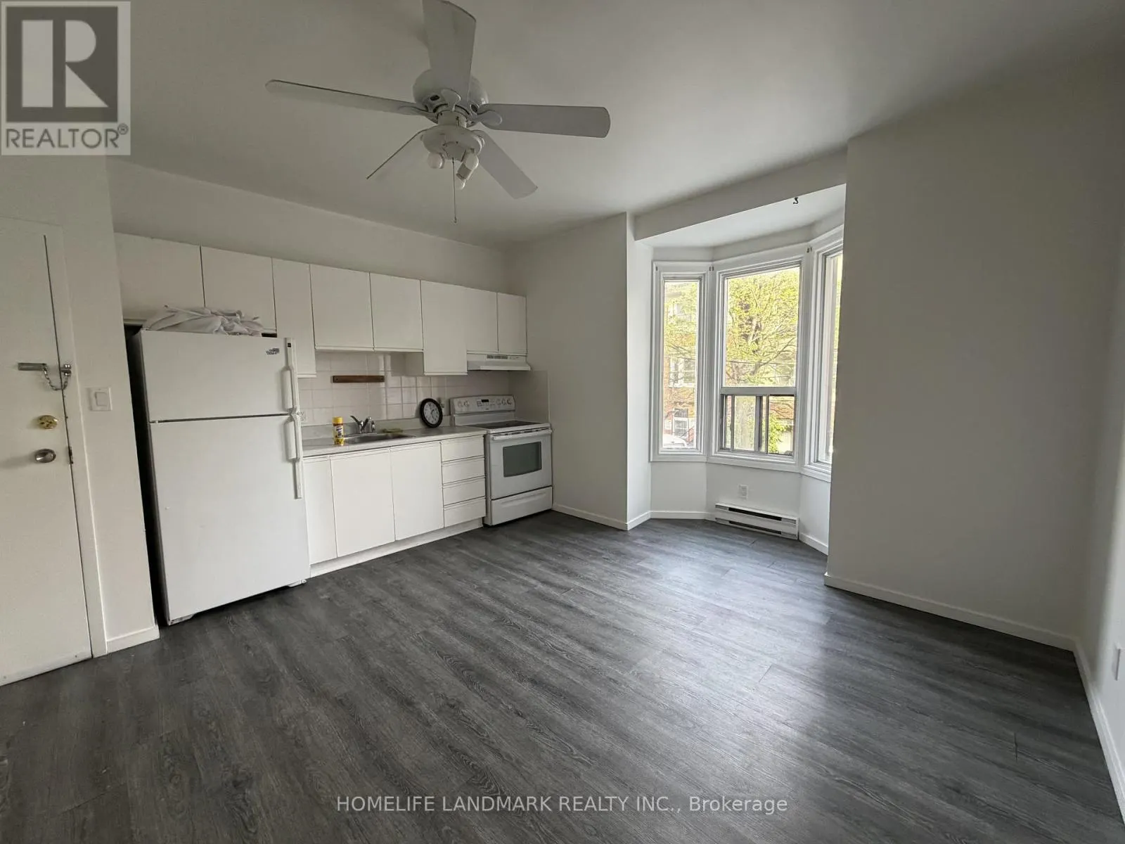 2 - 968 BATHURST STREET